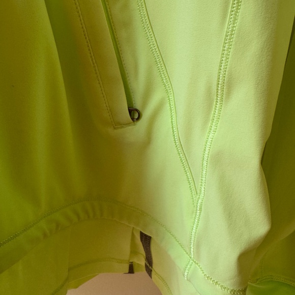 Lululemon Light Zipper HoodedJacket with Pleated Hem Sz. 10 - Picture 8 of 12